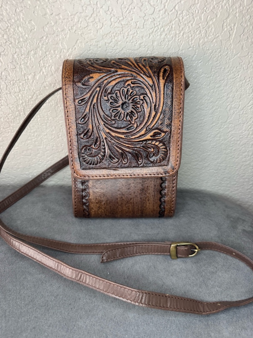 Tooled Western Style Crossbody Bag Brown Faux Leather Small Festival Purse Boho - Picture 2 of 11